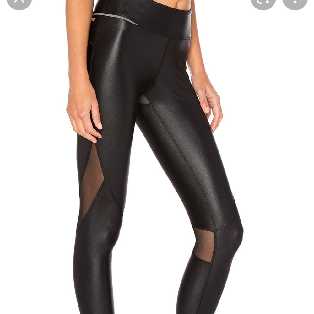 ALALA Captain Legging in blue/black!